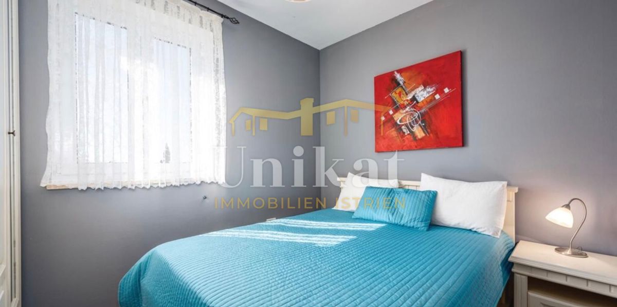 Dvojna hiša z bazenom - 350 m do plaže